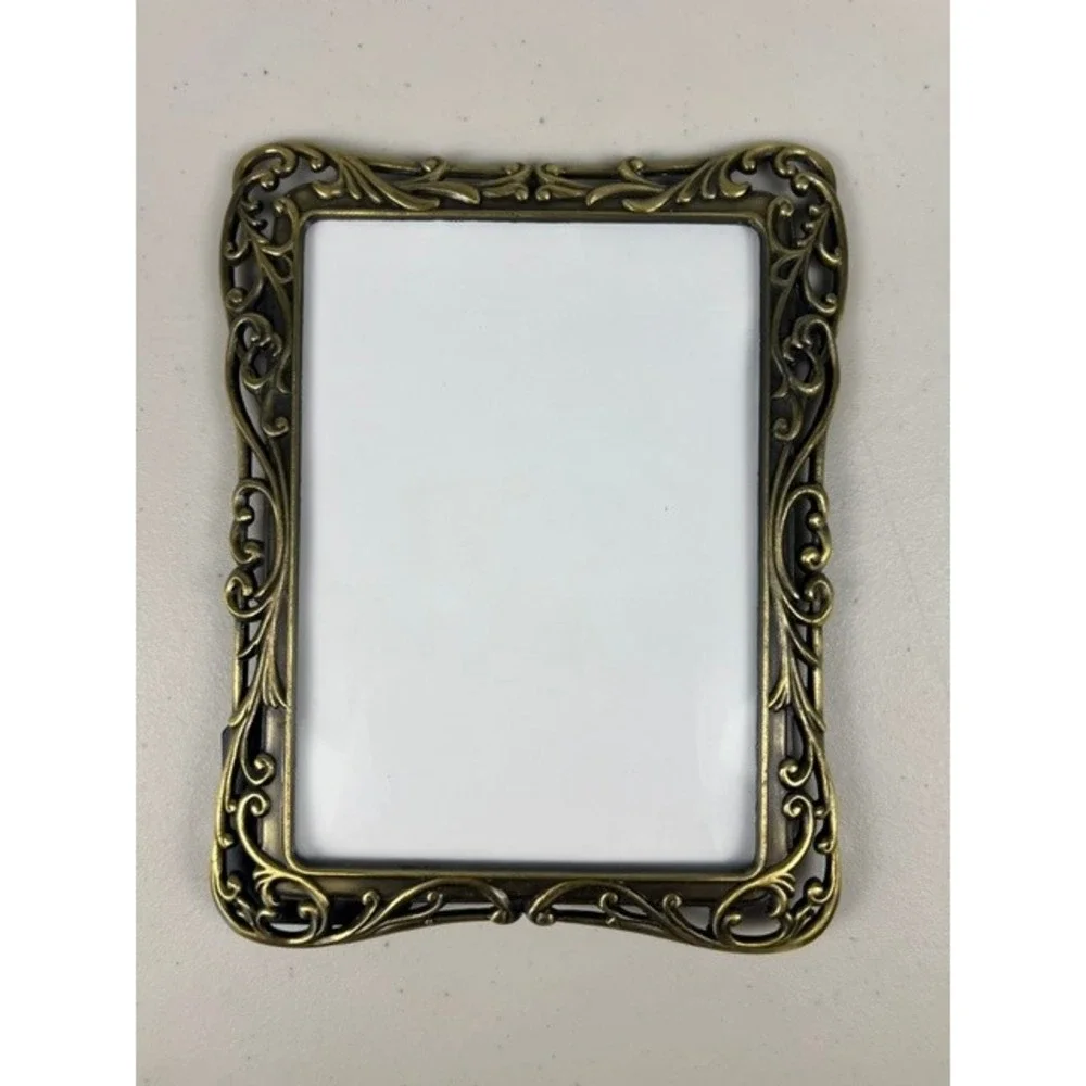 Vintage Ornate Filigree Metal Picture Frame Antiqued Brass 5x7 Tabletop Decor